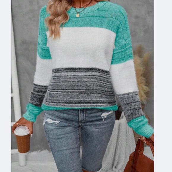 New color block long sleeve sweater - Picture 3 of 3